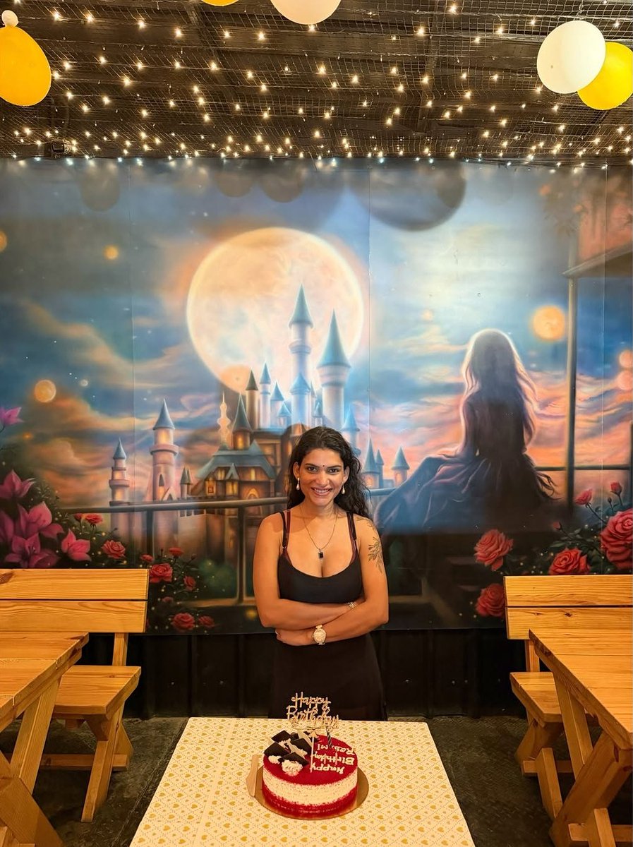 iresminairmodel's tweet photo. Birthday Celebrate at 🥰🎂 https://t.co/6nYLkD49QF