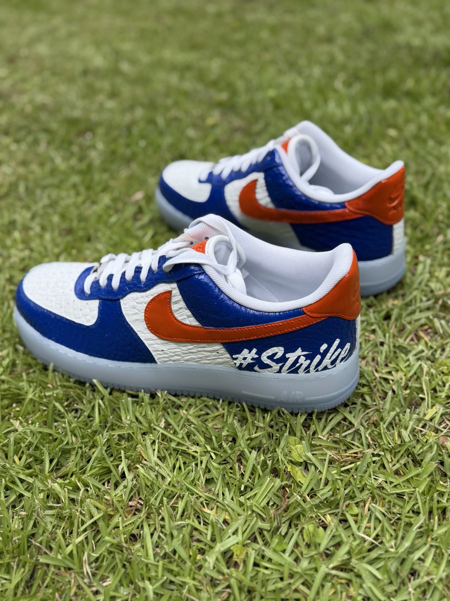 CoachGChatman's tweet photo. @AlmaMater_FL is Legit!!!!!! Thank You. Go Gators🐊 Strike!!!!!! https://t.co/sUobdQiEQN