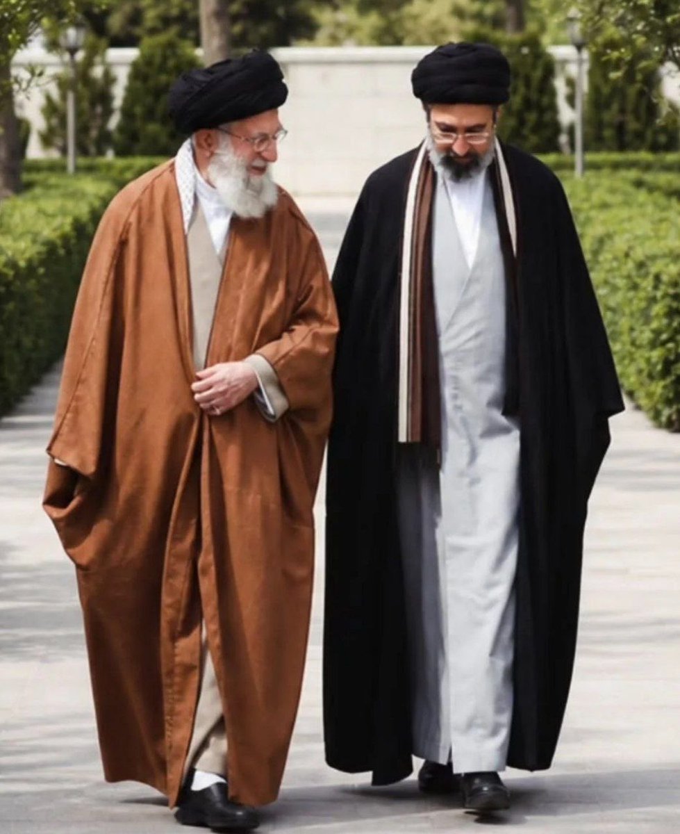ZahraKhalili_TV's tweet photo. حیران شدنِ جبهه‌ی تکفیر، قشنگ است
این خامنه‌ای مثل پدر، فاتحِ جنگ است https://t.co/PzaGeIGGv5