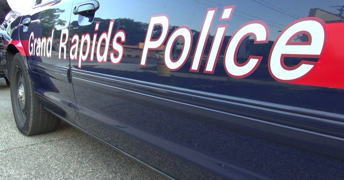 FOX17's tweet photo. It happened around 8:30 p.m. in the area of Leonard Street and Jennette Avenue. GRPD says a man in his 30s was shot in the ankle. https://t.co/rUCYZsVHOC https://t.co/xeAotDDdPS