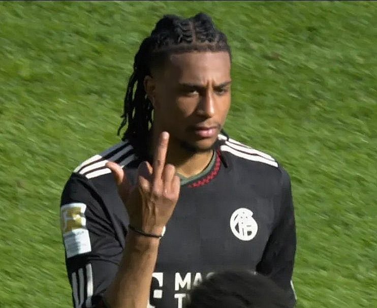 Hugooo_2021's tweet photo. @theMadridZone @BILD Helluuu Madrid! https://t.co/sXgI2JhZuo