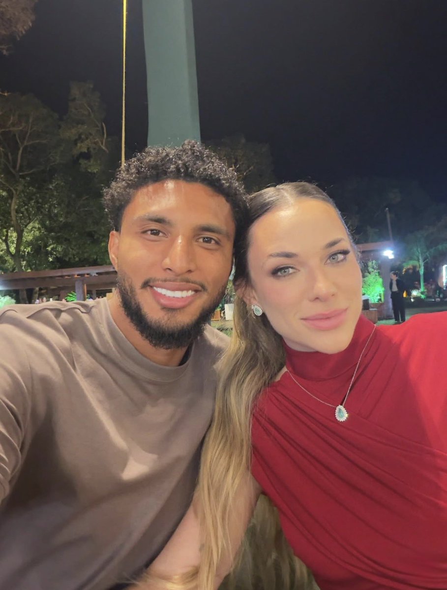 UtdForever7's tweet photo. 🚨📲 Ederson wife reacts to his World Cup call-up via IG:

“I’m so proud of you… congratulations my love!! We’re in this together 💚💛” https://t.co/nc5750TnCL