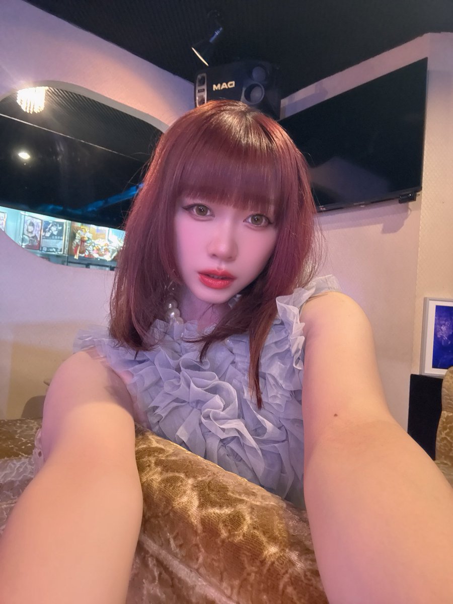 vress_kanon's tweet photo. おはようございます🌞
早起きー！新しい1週間！
今週末はライブ🎙️

今日はまだゆっくり生きて、明日から本気出すよ〜♡

6/14空けててね✨ https://t.co/7HoGLgfF5f
