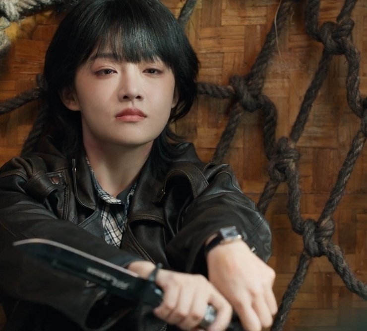 maha233__'s tweet photo. 🖤🔥
#WuJiayi  #SilverLining https://t.co/67172USinh