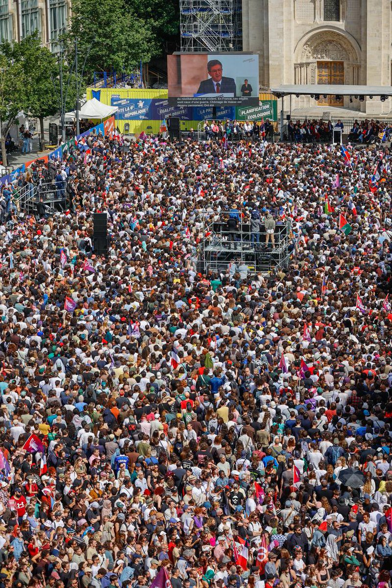 BilongoCarlos's tweet photo. Plus de 26 000 personnes à prendre part au meeting de Saint-Denis qui ouvre la bataille décisive des présidentielles 2027.

#JLMSaintDenis #Melenchon2027 https://t.co/GbZINaL2EW