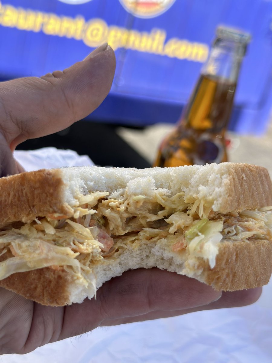 SalvadorenoAZ's tweet photo. Come try the Salvadoran Chicken Sandwich or the Panes Rellenos!! Ven prueba el Sandwich de Pollo Salvadoreño o los Panes Rellenos!! Estamos en Phoenix y Mesa, AZ!! 

#antojitos #appetizers #salvadoreño #food #comida 💯 https://t.co/i5I3bqgkos