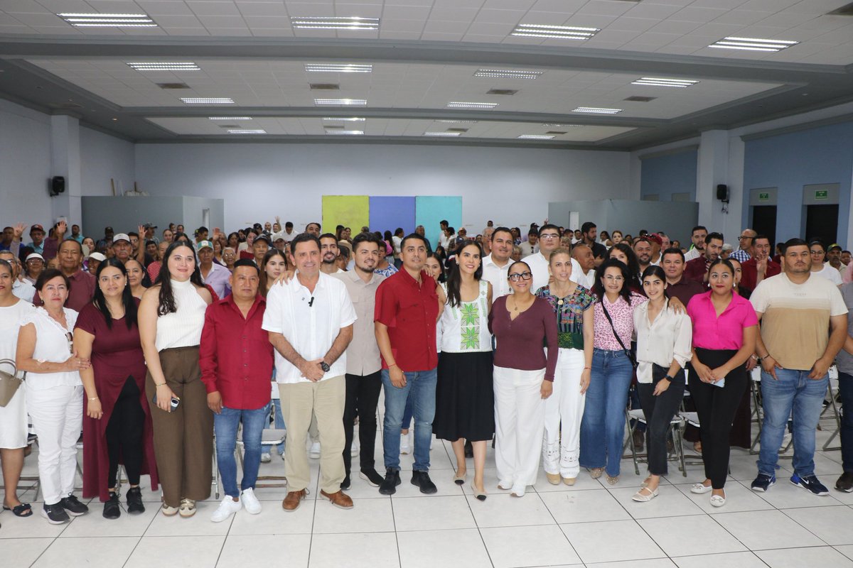 CEEMorenaColima's tweet photo. Desde #Comala, realizamos una asamblea informativa, encabezada por la presidenta de #MorenaColima, @MarquezMitzuko, referentes, militantes y simpatizantes.

¡Juntas y juntos, seguimos trabajando por la consolidación del #SegundoPiso4T! 

#4TColima https://t.co/MDZRlNJBcS