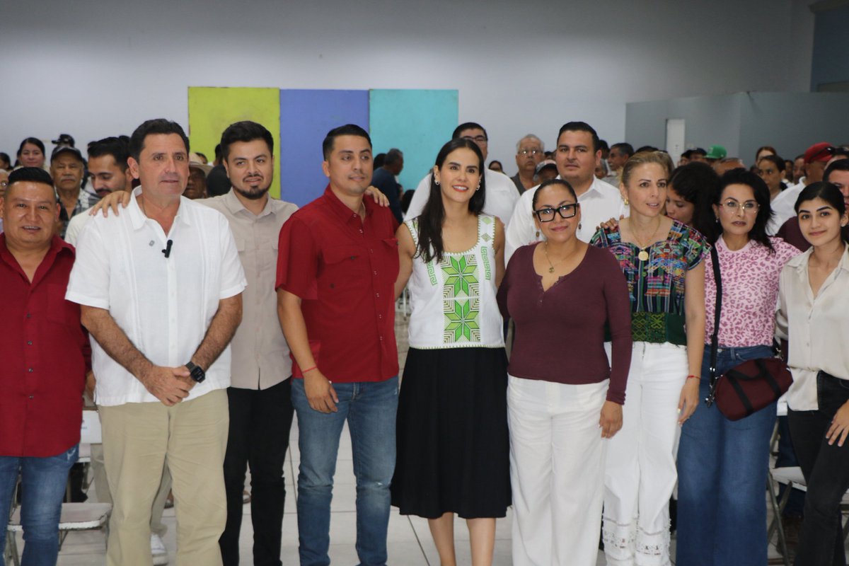 CEEMorenaColima's tweet photo. Desde #Comala, realizamos una asamblea informativa, encabezada por la presidenta de #MorenaColima, @MarquezMitzuko, referentes, militantes y simpatizantes.

¡Juntas y juntos, seguimos trabajando por la consolidación del #SegundoPiso4T! 

#4TColima https://t.co/MDZRlNJBcS
