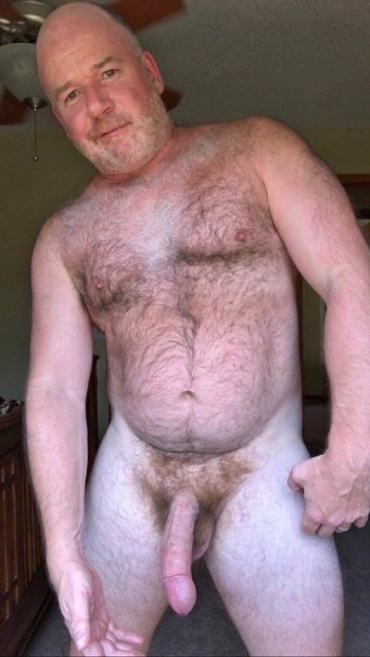 Hard_Greybeard's tweet photo. Ginger dad ages gracefully but still fucks like a teenager. https://t.co/ZebZdrlLUf