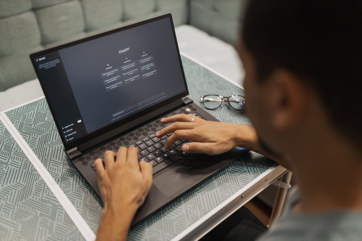 africabusiness4's tweet photo. Why do so many virtual assistant hires fail? The issue may not be the person—it may be the model. Daniella Bown explores why scaling founders need strategic executive support, not just task-based assistance.
https://t.co/tCwamT0GA9 #VirtualAssistant #ExecutiveAssistant #Entrepreneurship #SMEs #BusinessGrowth #Leadership #Delegation #AfricanBusiness #Startups #FounderLife