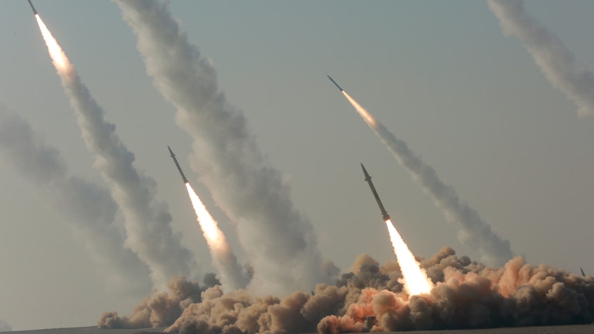worldunlock702's tweet photo. 🚨BREAKING-
🇮🇷🇮🇱 NEW: Iran’s response is over for now, about 20 missiles were launched in total from different bases

This serves as a warning to Israel.
#iran #Israel https://t.co/q2ywr2Bcya