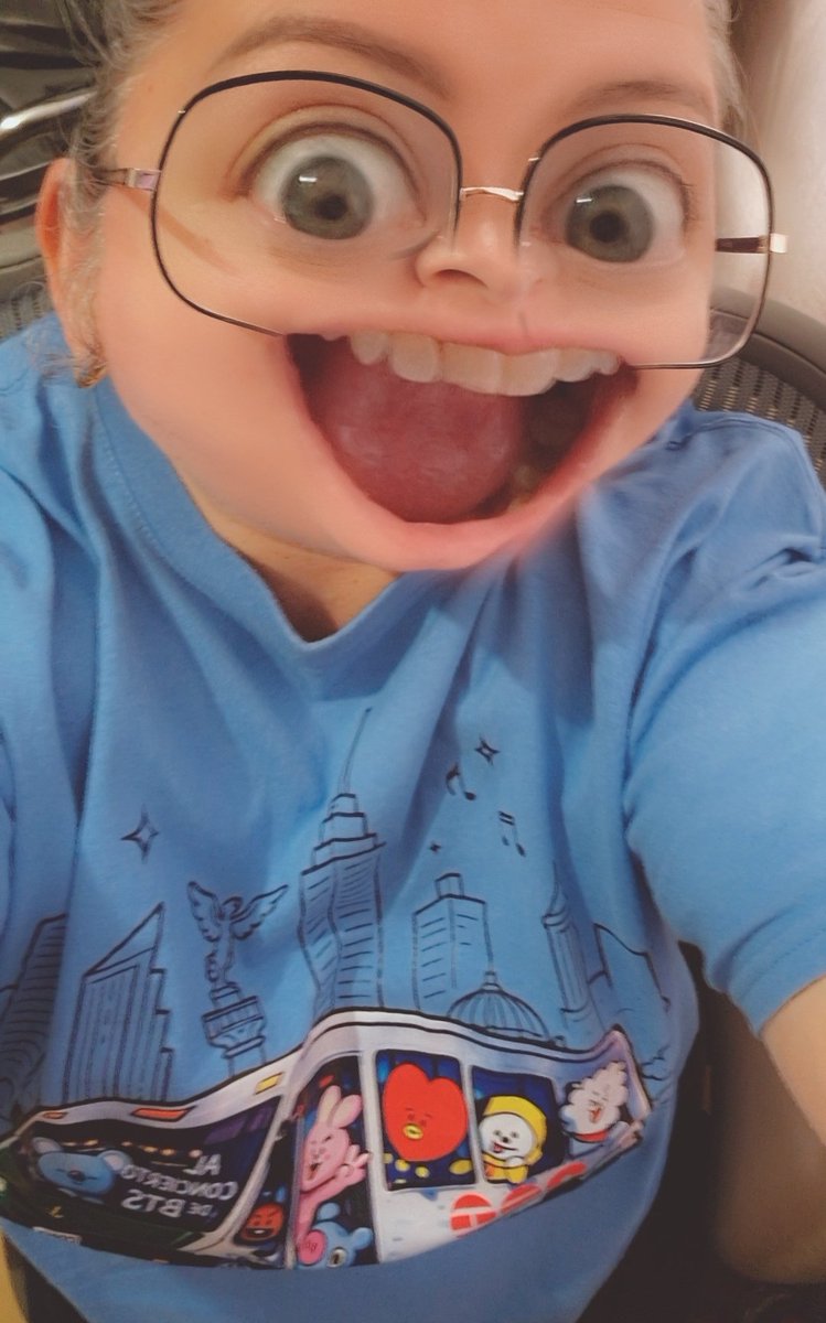 eudiza's tweet photo. @The_staers Yo tengo la playera! y la adoro! 💜 https://t.co/D3kSCODKsv