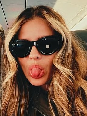 Quilombito011's tweet photo. LLOREEEEENNNN PEPAAAASSSSSSS #ChinaSuarez #Chinardi #Chinitos #LaChina #Wanda #WandaNara https://t.co/MUyI8z7bAG