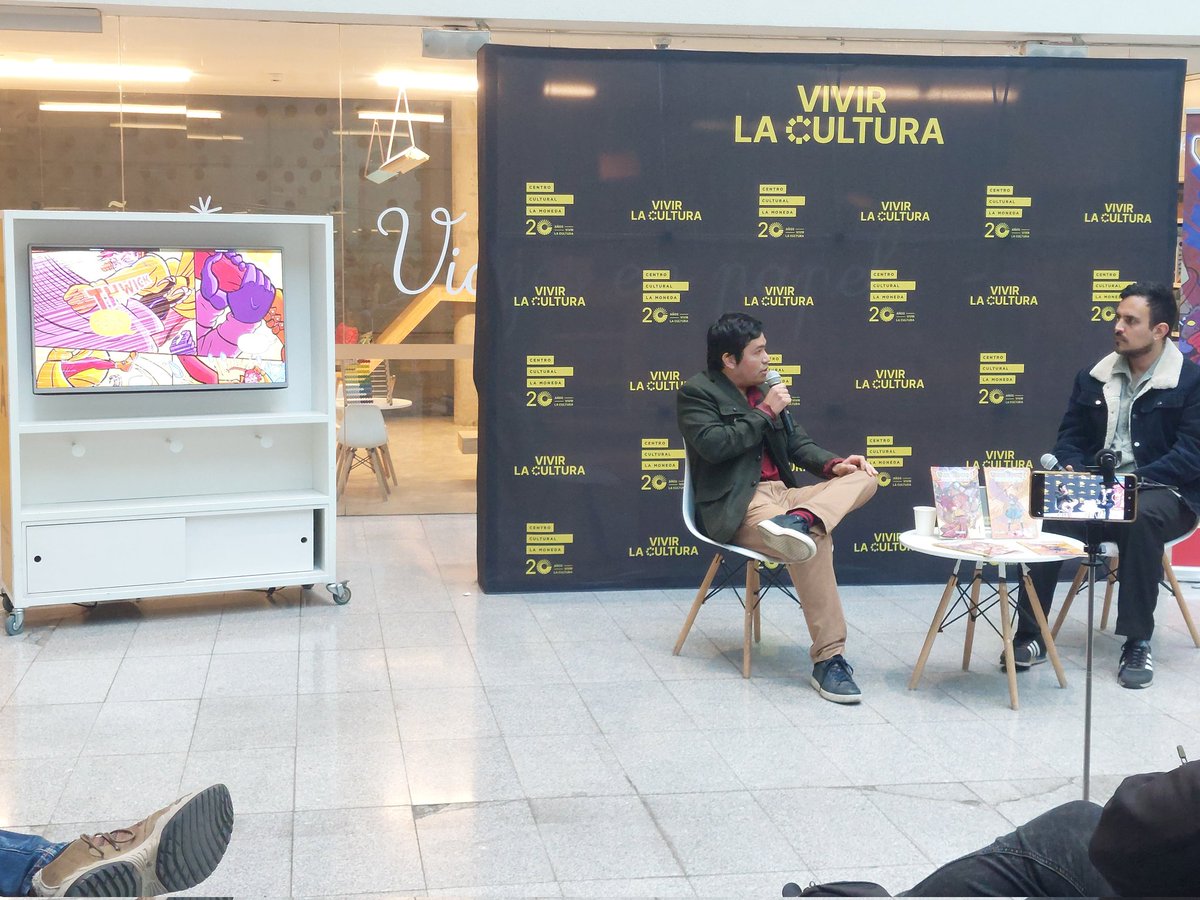 CAReyesG's tweet photo. En el lanzamiento de la nueva historieta de Yanko Super y Richard G. Mooney: Gunn Queen Desatada en @CCPLM
@visuales_chile Modera @EnVinetas https://t.co/jwBKOy1SKb