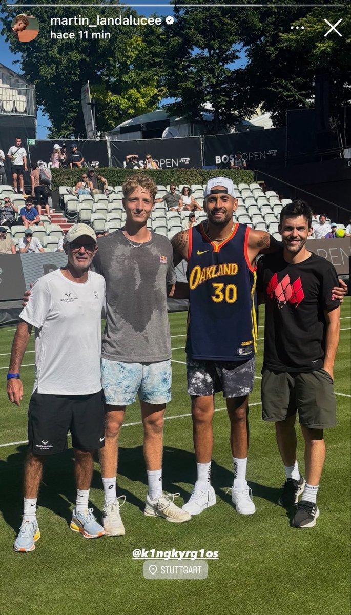 LANDALUCISTAWIN's tweet photo. NNNNNNOOOO

LANDALUCE Y KYRGIOS HOY EN STUTTGART

REY RECONOCE A REY

QUE JODIDA MARAVILLA DE FOTO JODER. https://t.co/jaDEYnxCjt