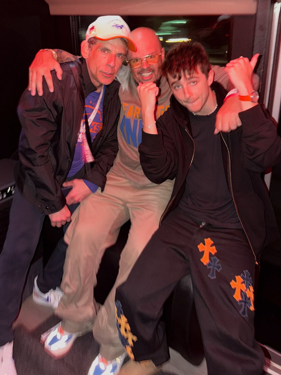 TimotheCha99770's tweet photo. with Ben Stiller last night. 📸 https://t.co/IYXOaVGGov