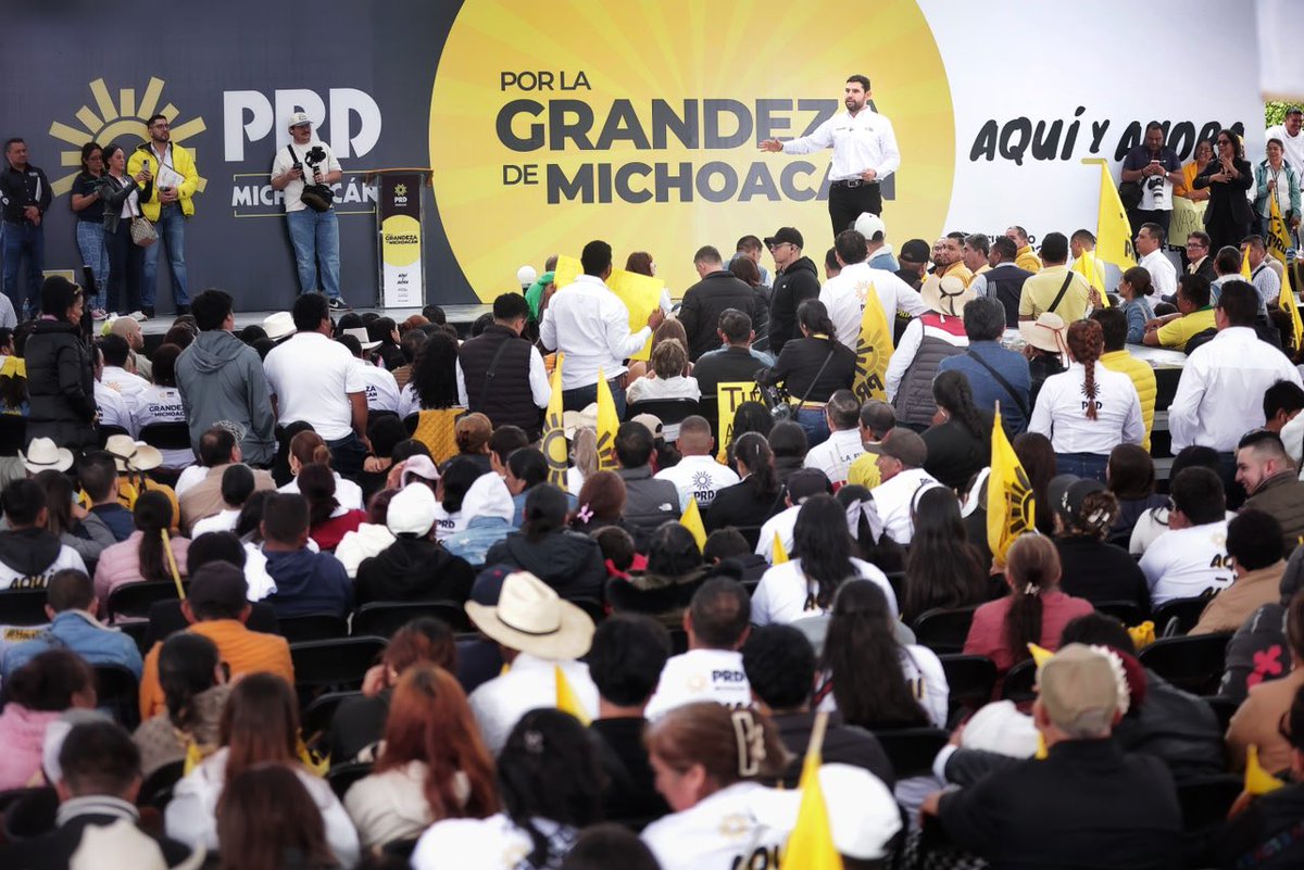 OctavioOcampo_'s tweet photo. Hoy asumo con orgullo la  encomienda: recorrer cada rincón de nuestro estado para escuchar a su gente y construir juntos el futuro que merecemos.
Creo en un Michoacán con oportunidades, paz y esperanza. Estoy listo para caminar a su lado y trabajar por La Grandeza de #Michoacán. https://t.co/ltoBTJdc4k