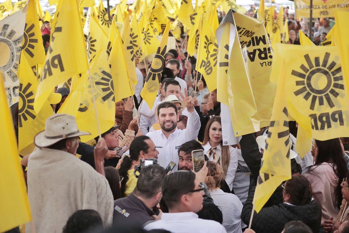 OctavioOcampo_'s tweet photo. Hoy asumo con orgullo la  encomienda: recorrer cada rincón de nuestro estado para escuchar a su gente y construir juntos el futuro que merecemos.
Creo en un Michoacán con oportunidades, paz y esperanza. Estoy listo para caminar a su lado y trabajar por La Grandeza de #Michoacán. https://t.co/ltoBTJdc4k