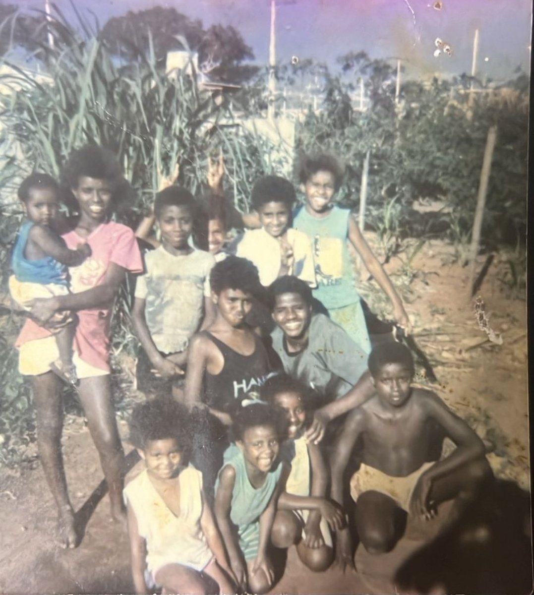 nicolaszz034's tweet photo. Fim da década de 80, o brasil era uma grande roça kkk
E nego cita o passado como se fosse a Suécia. 
 retrato da década de 80 da minha família... https://t.co/QRfnMHOCuk