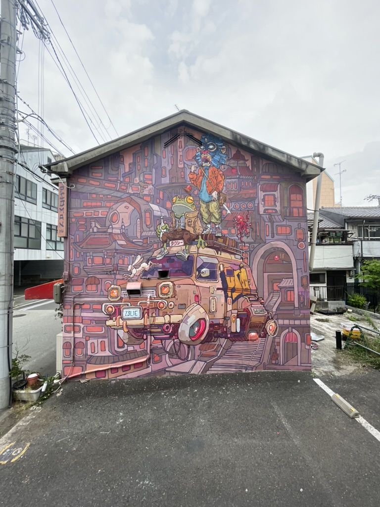 tk_wallshare's tweet photo. 大阪は此花での38作品目となるミューラルが完成🙌
ベルギーのアーティスト、ソーメンによる壁画です。
めちゃくちゃいい、大阪に来た際には是非 https://t.co/U34Rb6GyiD