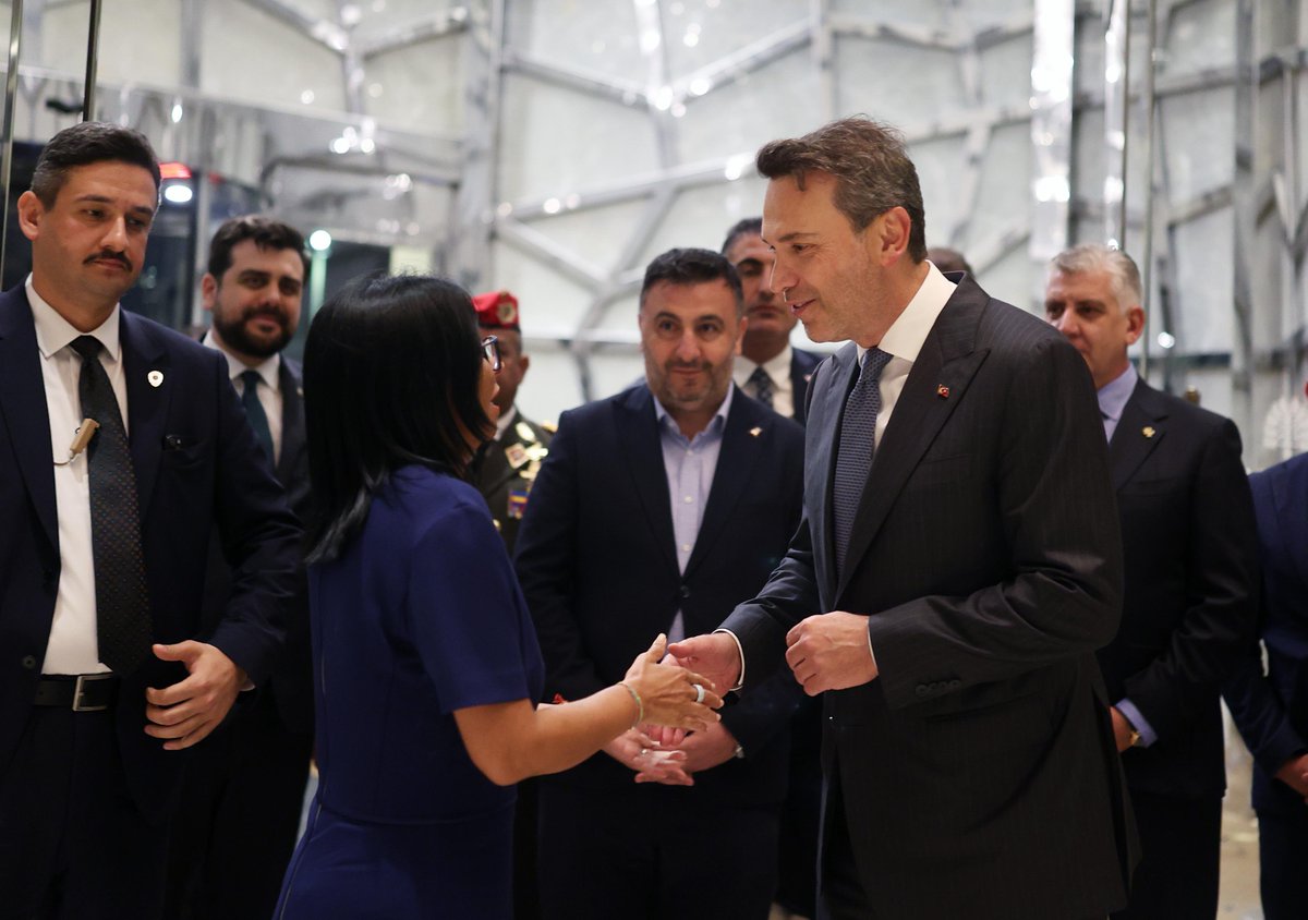 aBayraktar1's tweet photo. Cumhurbaşkanımız Sayın @RTErdogan'ın daveti üzerine ülkemize gelen Venezuela Geçici Devlet Başkanı Sayın Delcy Rodriguez’i İstanbul’da karşıladık. https://t.co/Yy4tI3G27a