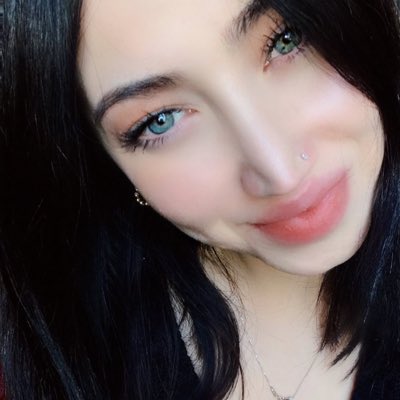 ozgeyurtogluu's tweet photo. #YeniProfilResmi https://t.co/rRfKpYSiuE