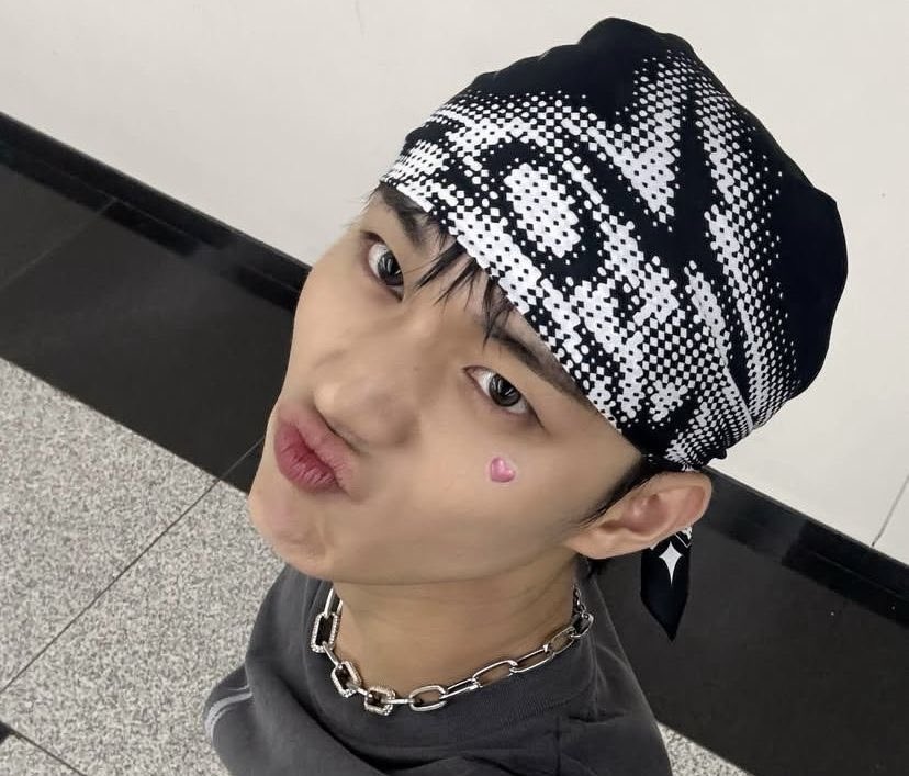 sssoobsoob's tweet photo. °❀⋆.ೃ࿔*:･°❀⋆.ೃ࿔*:･
hiii baess iso #andear moots😝😝

03 from socal <𝟑 .ᐟ
⟢ ults: ampies etume piwon enha txt bts svt cortis 
⟢ biases: mackiah seongil intak jay soobin taehyung mingyu martin ᯓ★
⊹ ࣪ ˖ professional yapper ⊹ ࣪ ˖
me &amp; @kkkkookiebear 😚🤞🏻 https://t.co/pJnUCs272p