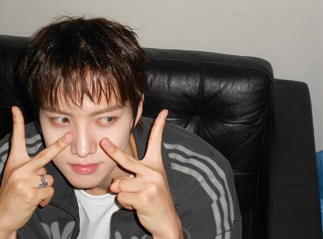sssoobsoob's tweet photo. °❀⋆.ೃ࿔*:･°❀⋆.ೃ࿔*:･
hiii baess iso #andear moots😝😝

03 from socal <𝟑 .ᐟ
⟢ ults: ampies etume piwon enha txt bts svt cortis 
⟢ biases: mackiah seongil intak jay soobin taehyung mingyu martin ᯓ★
⊹ ࣪ ˖ professional yapper ⊹ ࣪ ˖
me &amp; @kkkkookiebear 😚🤞🏻 https://t.co/pJnUCs272p