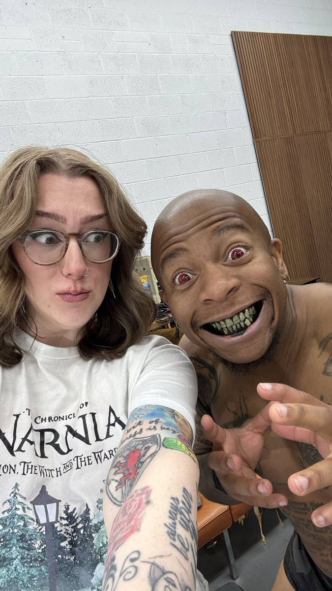EditorialDani's tweet photo. He’s right behind me isn’t he… @IamLioRush https://t.co/UsF6wI39iu