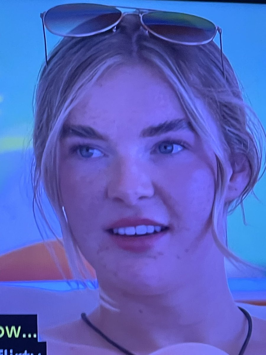 erinm1105's tweet photo. the resemblance is uncanny #loveisland https://t.co/XUVEhRh6ks