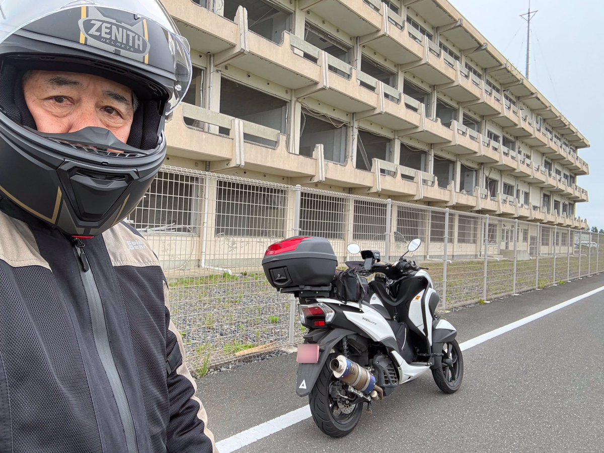 kinkansan's tweet photo. 北海道道南と東北ツーリング5日目
盛岡を出発して中尊寺へ。金堂に感激。次に気仙沼市の東日本大震災遺構伝承館へ。凄まじい自然の猛威に驚愕。南下し松島手前で雨が降り出しその後の予定キャンセルし宿へ。
#トリシティ125
#中尊寺
#気仙沼市
#東日本大震災遺構伝承館 https://t.co/Nu8q8VRanX
