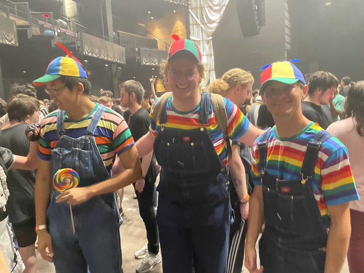 staticbluebat's tweet photo. It’s all downstream from Death Grips fans dressing like this at shows https://t.co/1M1hf0aiYB