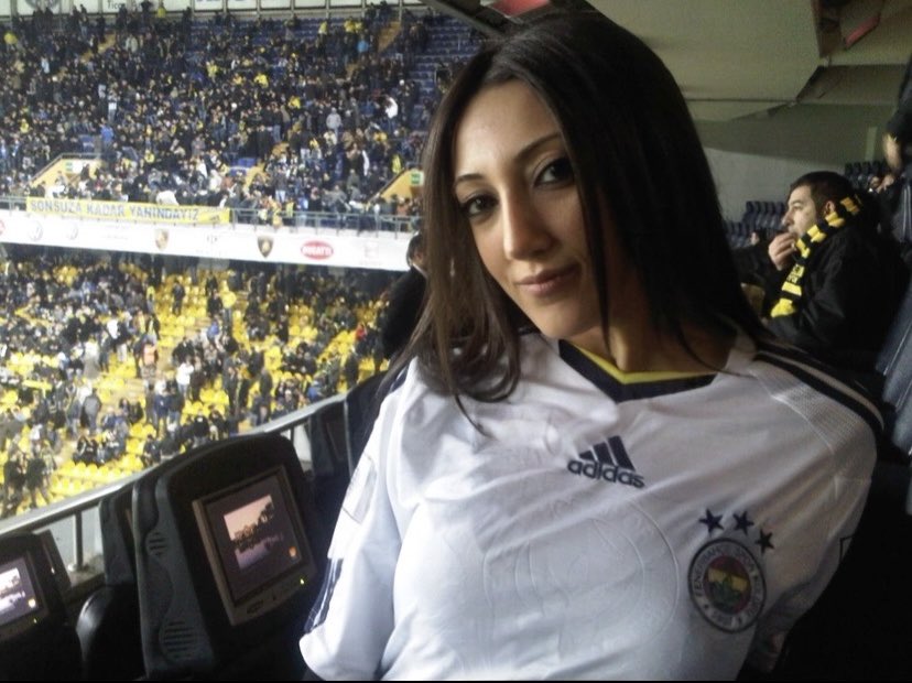 asu_altay's tweet photo. Gözümde canlanır koskoca mazi🥹
Aziz başkanımla aynı yerde aynı ruhla
💛💙
#AzizYıldırımlaYeniden https://t.co/ZoeYrrkqRz