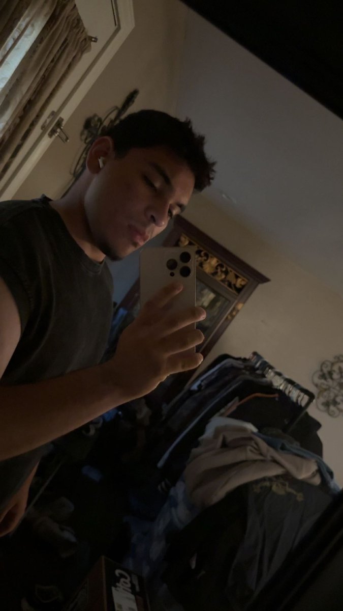 Jathann's tweet photo. i lowkey want you so bad https://t.co/4VPhLTSCpD