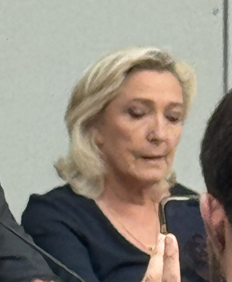 RoullaudBeatric's tweet photo. Dans un mois pile, nous saurons si nous sommes en démocratie …

@groupeRN_off 
@MLP_officiel 
@RNational_off 
#RN https://t.co/LwjFqalFyU