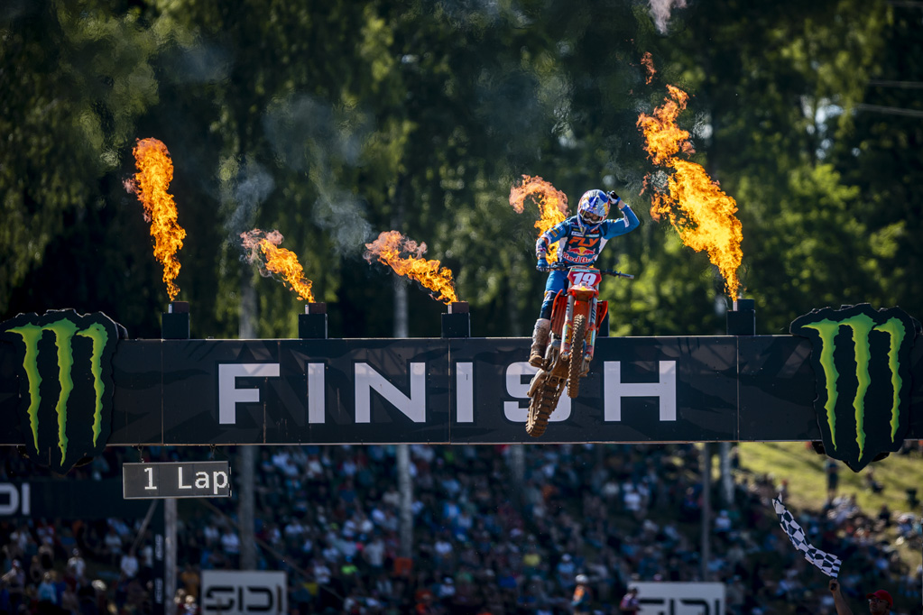 mxgp's tweet photo. THE TWINS TOWER OVER KEGUMS AS LUCAS AND SACHA COENEN 🇧🇪 MAKE HISTORY AT THE MXGP OF LATVIA! 🇱🇻

“It’s just amazing, I can’t describe it better. To see me and my brother win all the Races together on the same weekend is just so amazing" - Lucas

"It’s really special! Especially on this track where I won my first GP, and now I’ve won here three times in a row, so it’s quite special. I’m really happy" - Sacha

Read the Grand Prix report of an historic day 👇
https://t.co/LY1XvZNNQa

#MXGPLatvia #MXGP #Motocross #MX #Motorsport