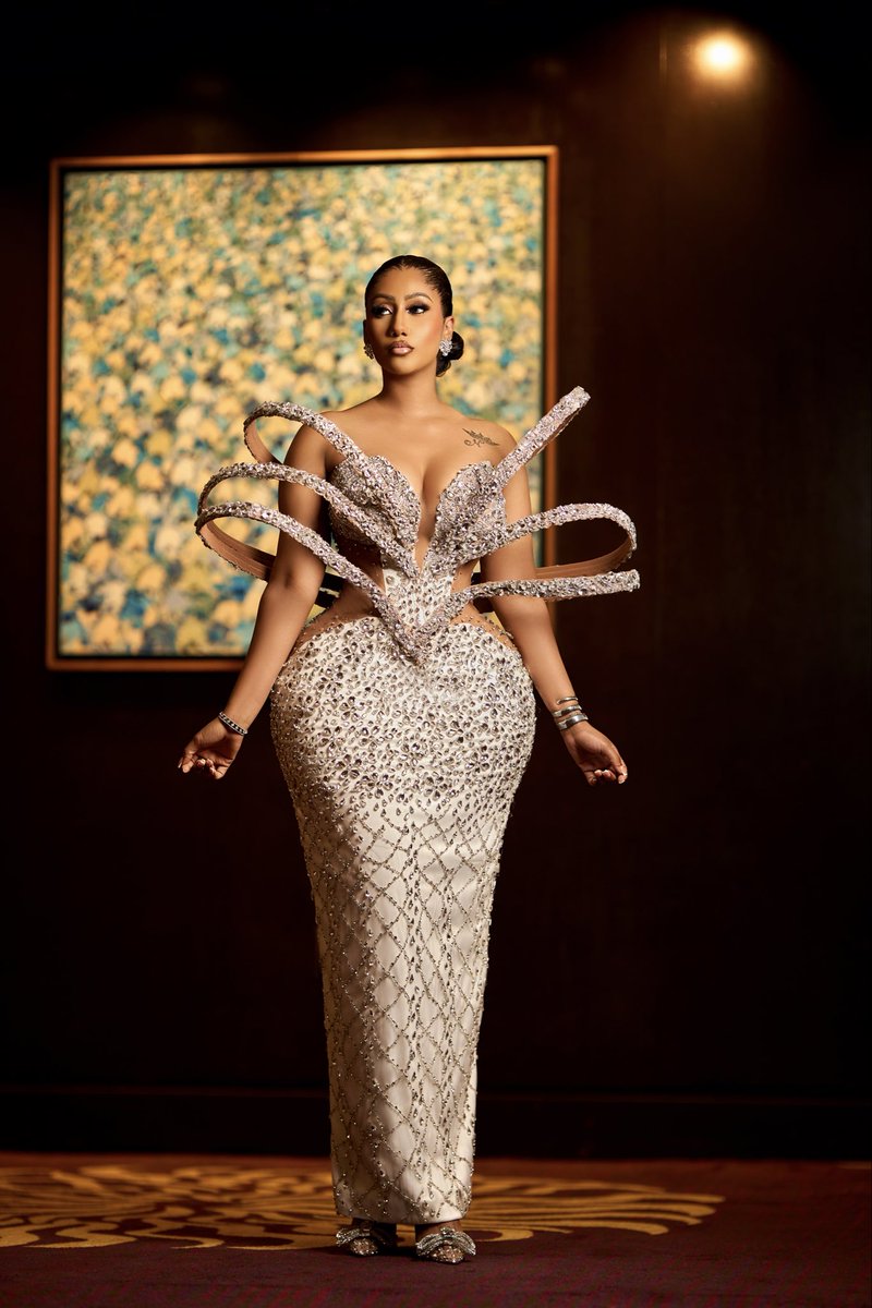 onua_zionfelix's tweet photo. All eyes on Mona as she arrives at the Ghana Movie Awards. 🔥 https://t.co/JECGNTrOxR