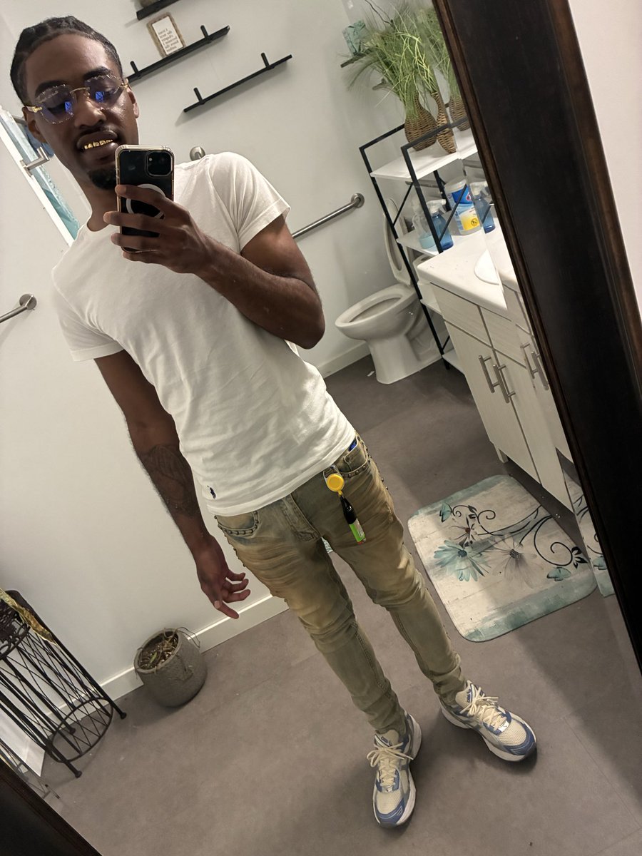 self_pxid tweet media