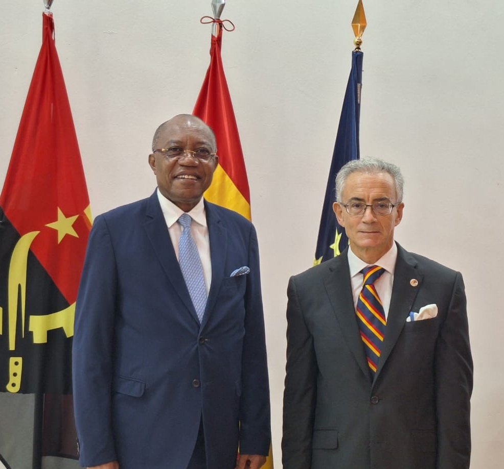 LejarretaMa's tweet photo. Em nome do governo Espanhol e meu nome própio apresento minhas sentidas condolências pelo falecimento de Manuel Domingos Augusto, exMinistro das Relações Exteriores e até agora Secretário Relações Esteriores do MPLA. Um estadista, amigo de Espanha com quem manteve uma boa relação https://t.co/0ZNhB4saIJ