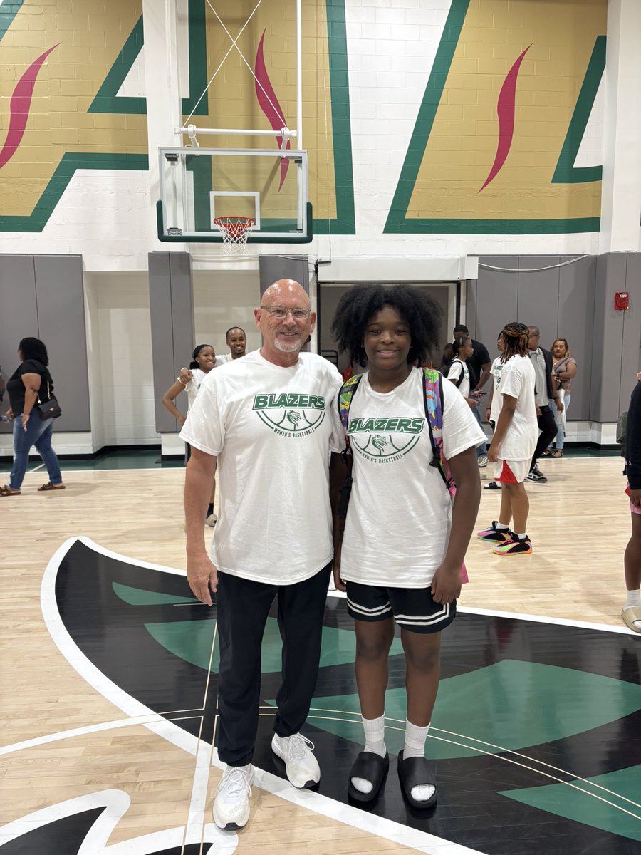 CaidynSanders28's tweet photo. Another step forward. Elite camp was full of competition, lessons, and opportunities to grow. Grateful for the experience!! 🏀 @UAB_WBBALL thanks for welcoming me inside of your home. #PointGuard #ClassOf2028 #StudentAthlete #BasketballLife #NextLevel #CaidynSanders2028 https://t.co/RX7m6Y7phk