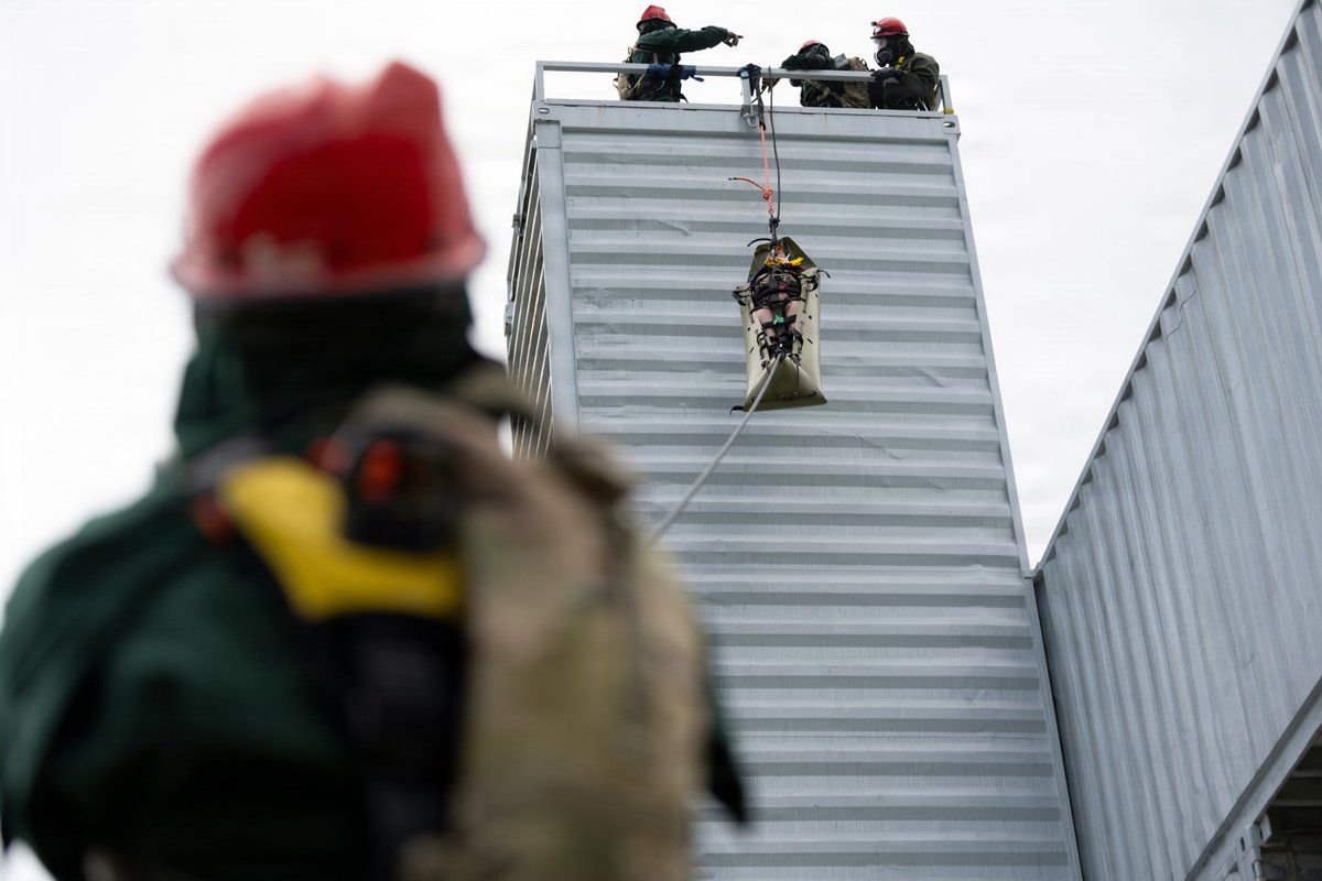 AirNatlGuard's tweet photo. Unified Response ✈️🪖
@PRNationalGuard Airmen and Soldiers conducted #CERFP training—strengthening rescue, medical response, and disaster coordination capabilities.
Training together ensures rapid response when communities need help most.
🔗https://t.co/eUQTCItLeW https://t.co/J7WHc80rEM