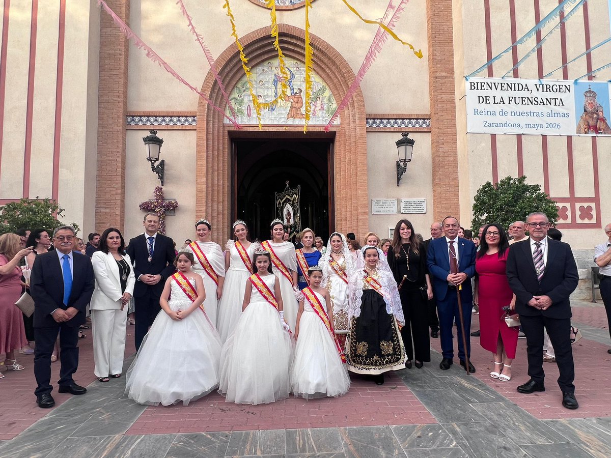 Rebepl's tweet photo. San Félix de Cantalicio, Patrón de Zarandona, ha bendecido a su pueblo en la tradicional procesión de su día grande, celebrada junto al Corpus Christi, reflejo de la fe y las tradiciones de nuestra tierra. 

¡Viva Zarandona! https://t.co/XRfLmvFrgG