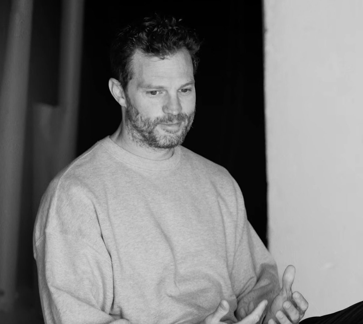 DeputyPacks's tweet photo. #JamieDornan 🖤 https://t.co/pxUMZRkYrs