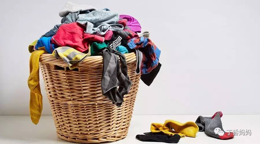 accroduCH's tweet photo. Just caught my 5-year-old folding his tiny socks all by himself—turned laundry time into a proud little win, even if half of them are inside out. https://t.co/aqqIuhqdoM