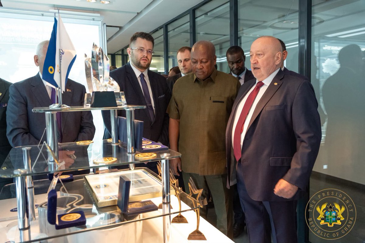 mista_opare's tweet photo. As part of his State Visit to Belarus, H. E @JDMahama travelled to the city of Brest to explore opportunities for agricultural cooperation and food security. H. E was received by the Governor of Brest, Piotr Parkhomchik and senior Belarusian officials before touring a major agro-industrial facility, where he observed advanced production processes and explored opportunities for collaboration. President Mahama also invited Belarusian investors to partner with Ghanaian businesses, highlighting the mutual benefits of closer economic cooperation and knowledge sharing in agriculture and agro-processing.

#MahamaThePresident
#MahamaInBelarus