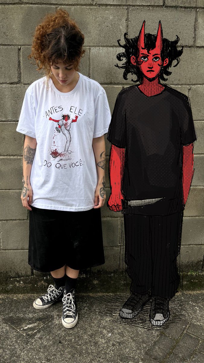 julianalssart's tweet photo. + de 40 camisetas com esse desenho estampado vendidas!!!! mt obrigada vc 🫵🏻 q odeia meu trabalho e divulga ele de graça pra pessoas que hj amam meu trabalho o suficiente pra usar um desenho meu numa blusa q ativamente deseja q vc 🫵🏻 seja espancado por ser um homem violento https://t.co/SnMKVKKwo6