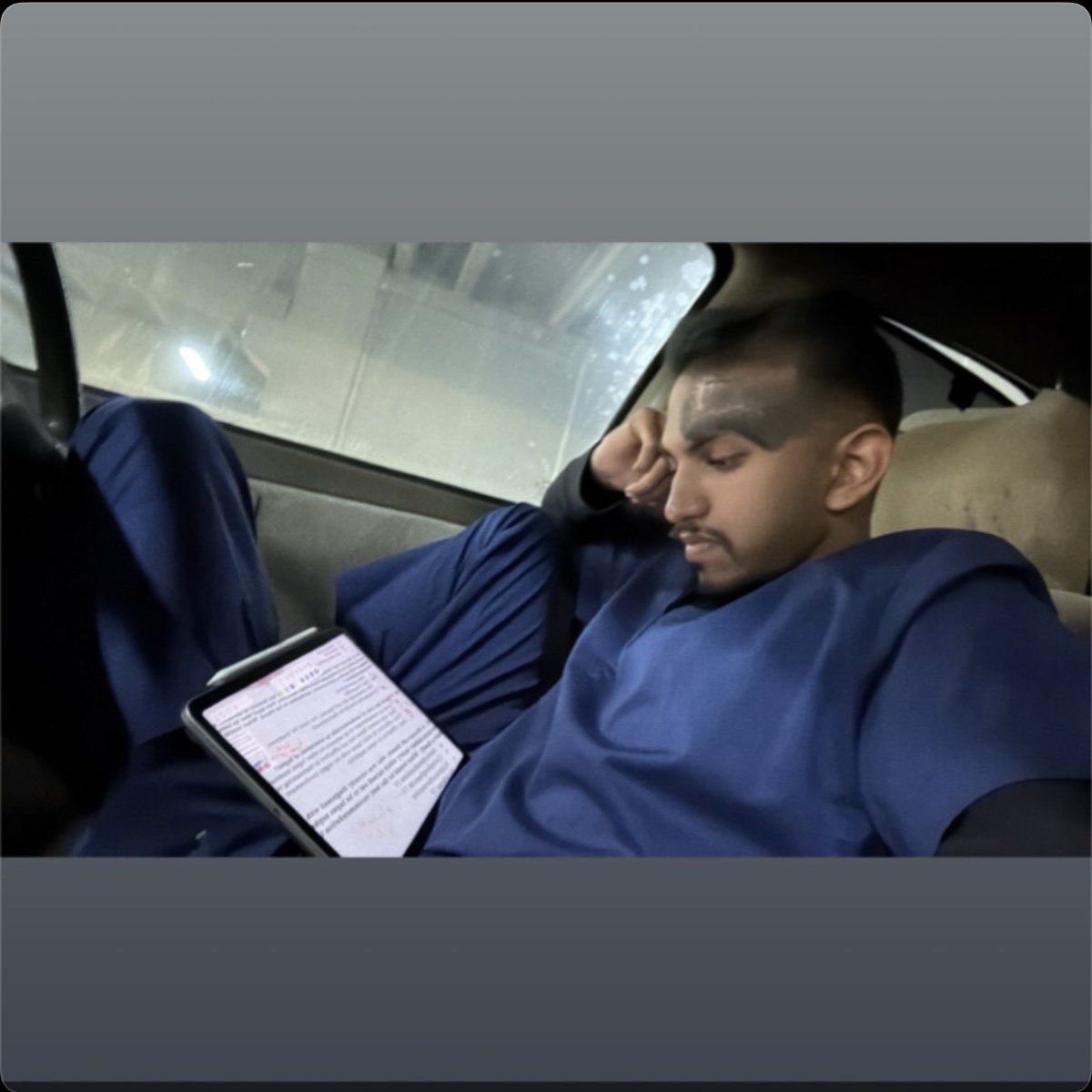 drml0k's tweet photo. في سكر ابيض وفي سكر بني 
وفي سكر جوالك وقوم ذاكري ياحبيبي https://t.co/lSZNAOnkXT