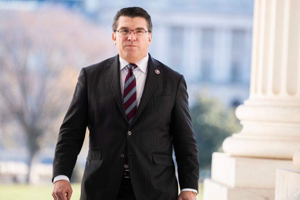 Bipartisan AI Regulation Proposal Faces Quick Pushback