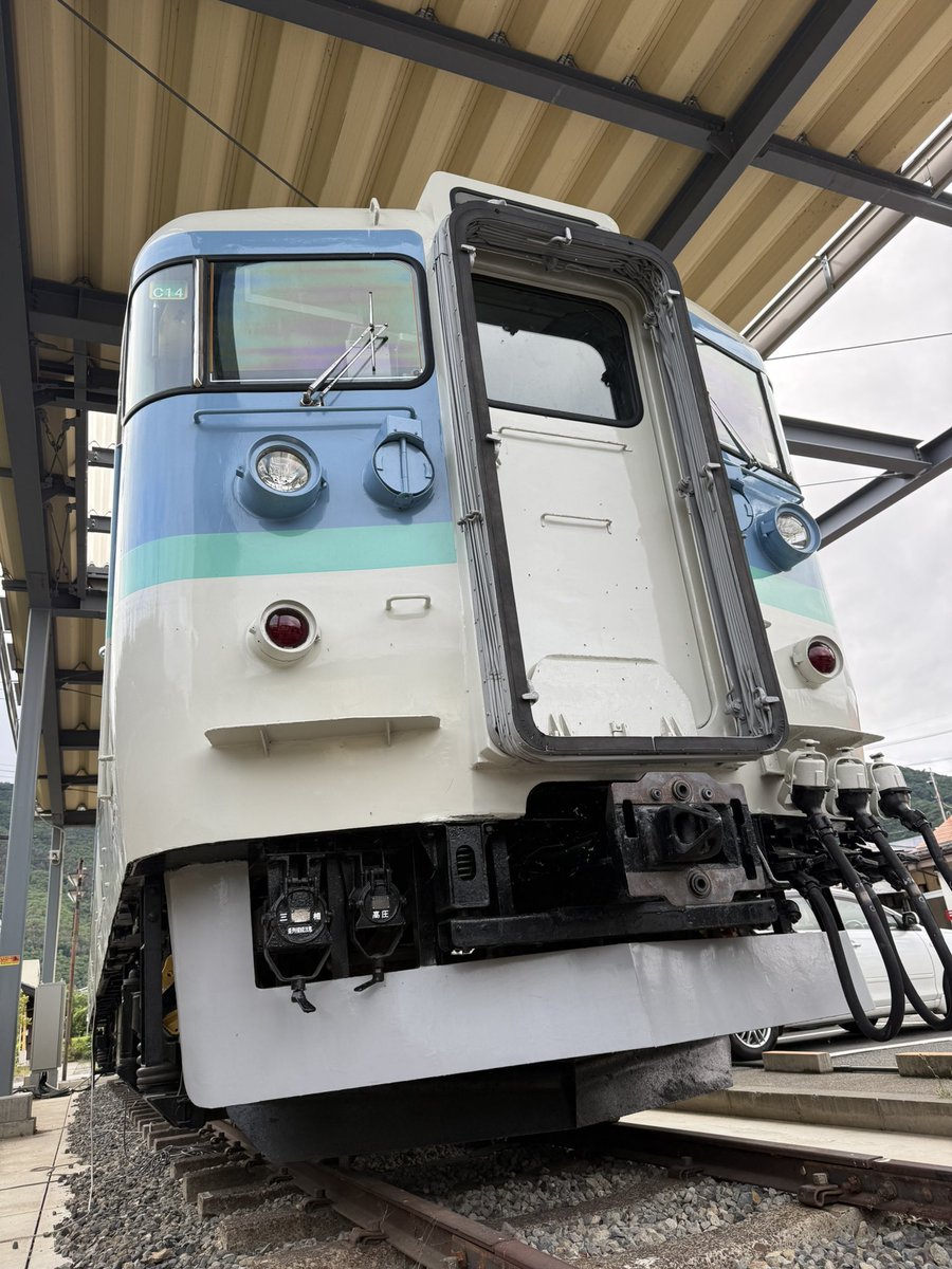 _mayanon's tweet photo. 今日はキャンプ帰り車中泊からの出張(挨拶)

朝♨️入ってワイシャツ来て客先へ🤣 https://t.co/XRF72UQvxT