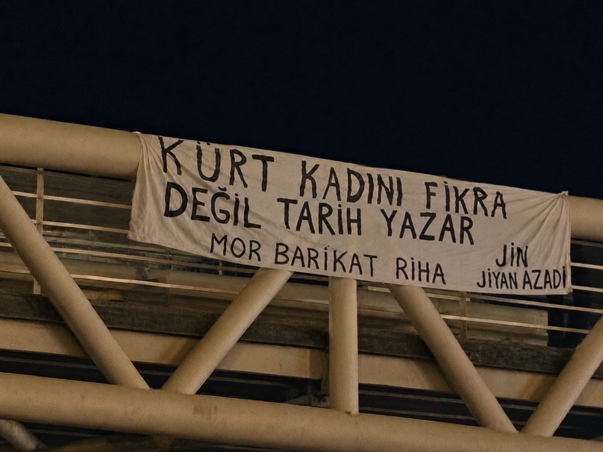 BarikatRiha's tweet photo. JIN JİYAN AZADİ @morbarikatriha 💜✌️
#jınjiyanazadi #barikat https://t.co/eSzLfJ5WAC